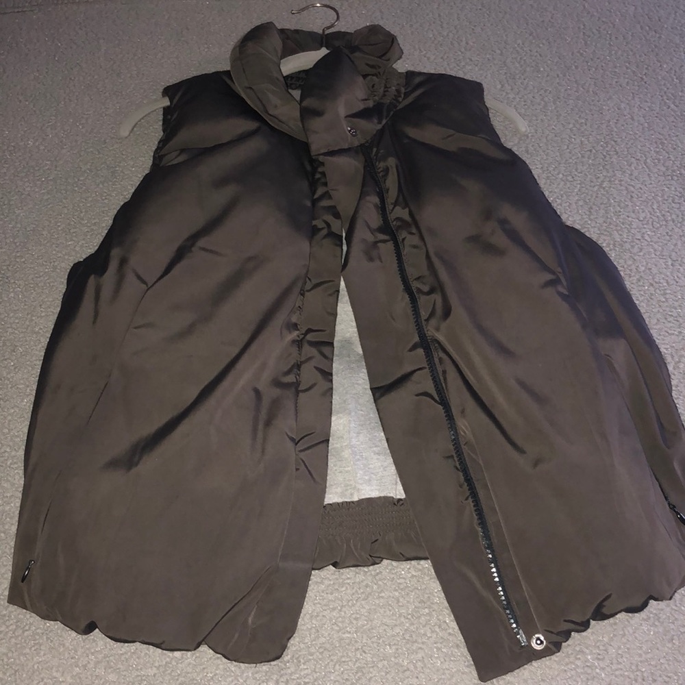 Vest - Picture 4 of 4